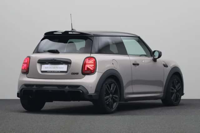 MINI Cooper (2021) thumbnail 2