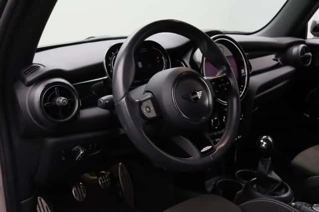 MINI Cooper (2021) thumbnail 14
