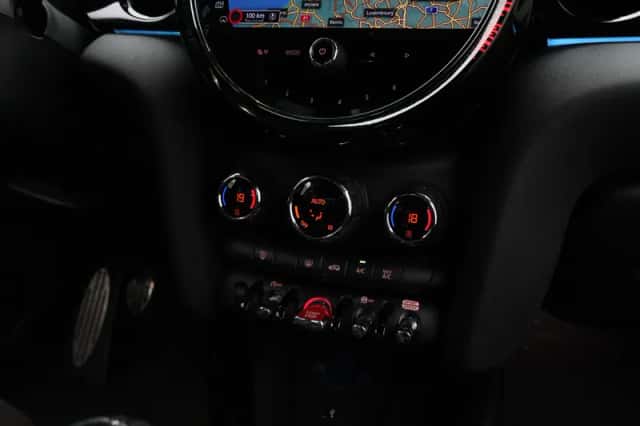 MINI Cooper (2021) thumbnail 21