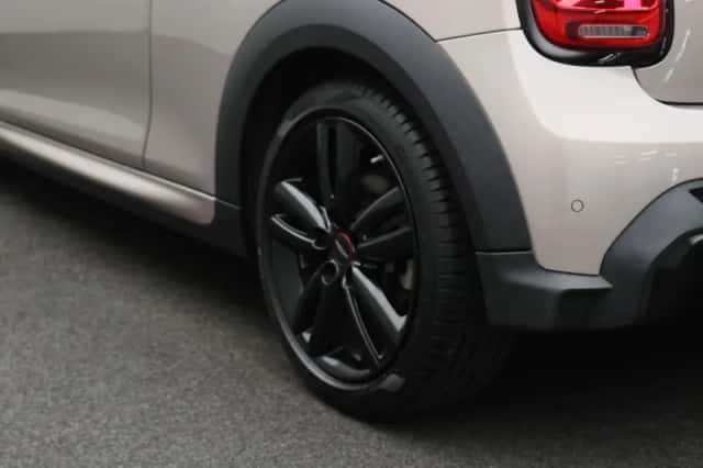 MINI Cooper (2021) thumbnail 5