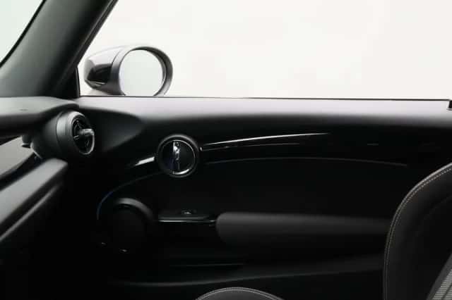 MINI Cooper (2021) thumbnail 9