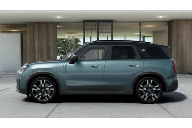 MINI Countryman (2025) thumbnail 2