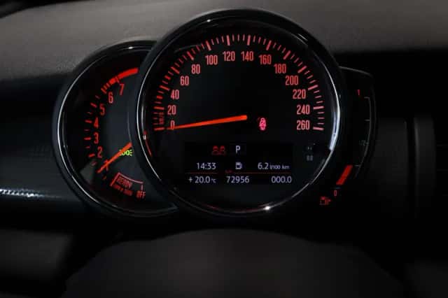 MINI Cooper (2018) thumbnail 3