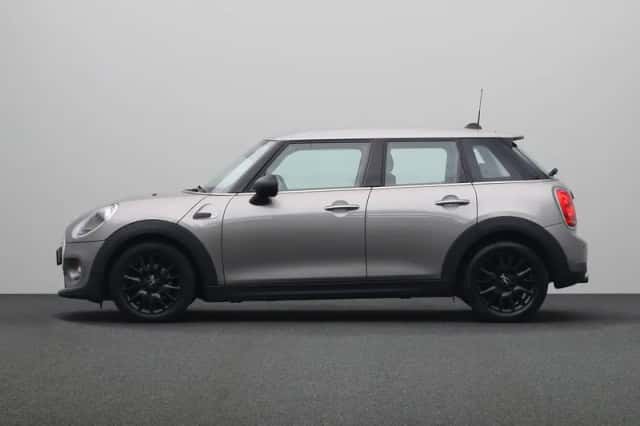 MINI One (2019) thumbnail 12