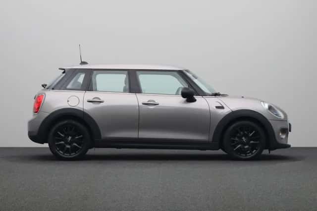 MINI One (2019) thumbnail 10