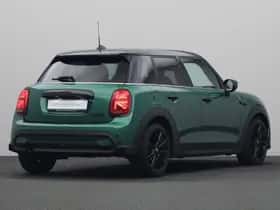 MINI Cooper (2024) thumbnail 2