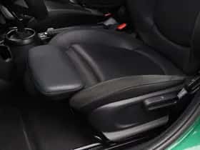 MINI Cooper (2024) thumbnail 16