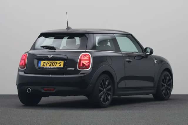 MINI Cooper (2019) thumbnail 2