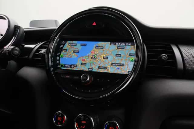 MINI Cooper (2019) thumbnail 17