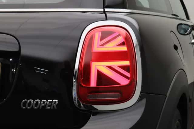 MINI Cooper (2019) thumbnail 7