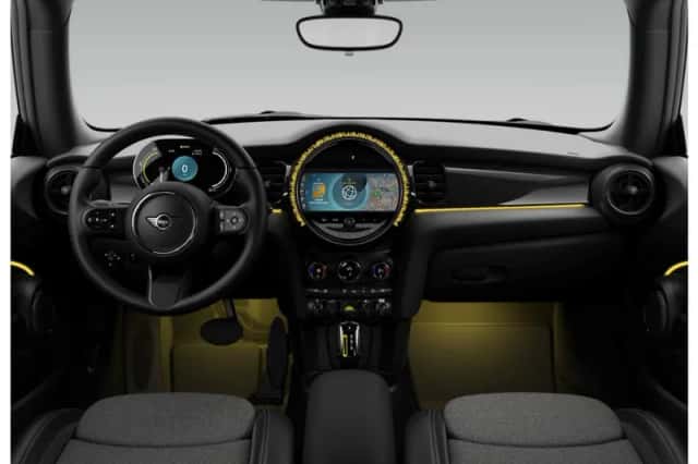 MINI Electric (2022) thumbnail 2