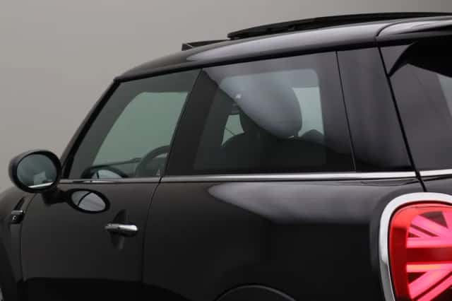 MINI Electric (2022) thumbnail 4