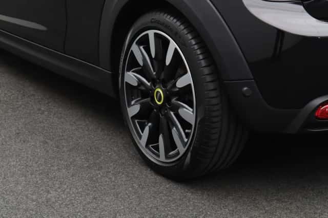MINI Electric (2022) thumbnail 6