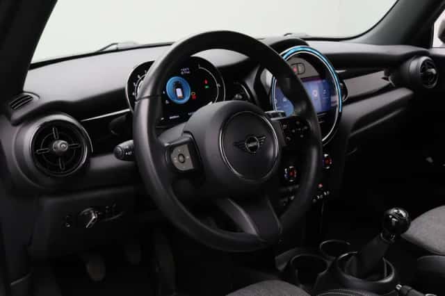 MINI Cooper (2021) thumbnail 15