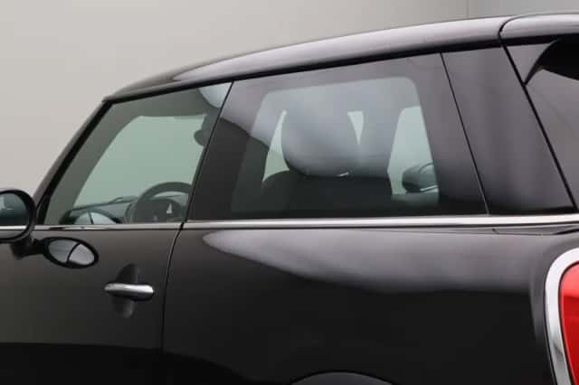 MINI Cooper (2021) thumbnail 4