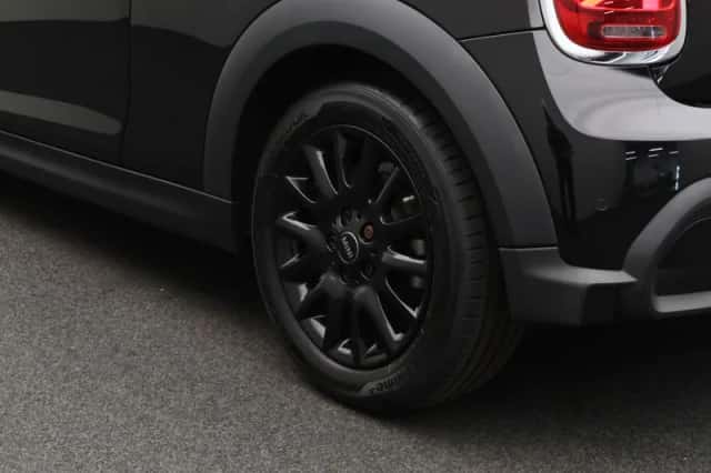 MINI Cooper (2021) thumbnail 5