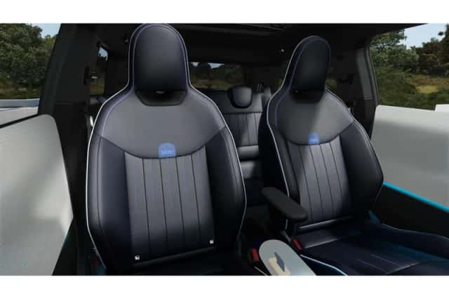 MINI Electric (2025) thumbnail 2