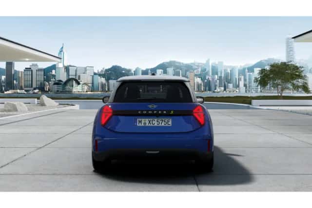 MINI Electric (2025) thumbnail 3