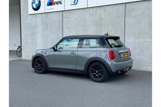 MINI Cooper (2015) thumbnail 3