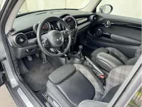 MINI Cooper (2015) thumbnail 4