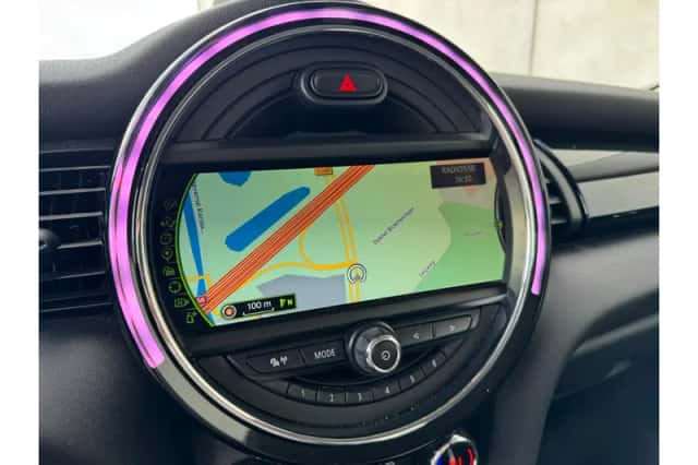 MINI Cooper (2015) thumbnail 7