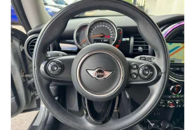 MINI Cooper (2015) thumbnail 9