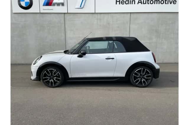 MINI Cooper S (2025) thumbnail 2