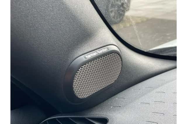 MINI Cooper S (2025) thumbnail 12