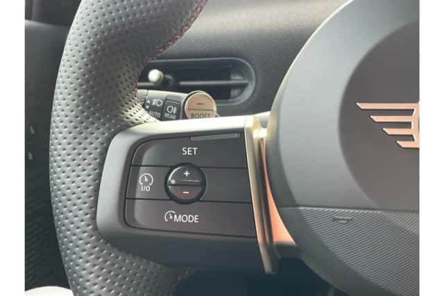 MINI Cooper S (2025) thumbnail 14