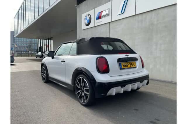 MINI Cooper S (2025) thumbnail 3
