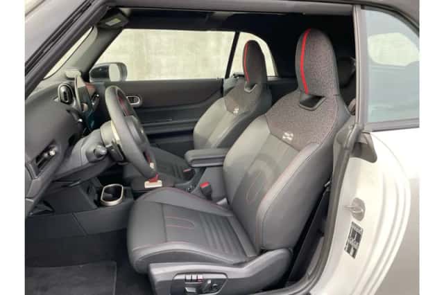 MINI Cooper S (2025) thumbnail 7