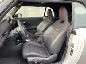 MINI Cooper S (2025) thumbnail 7