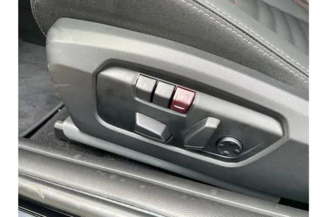 MINI Cooper S (2025) thumbnail 8