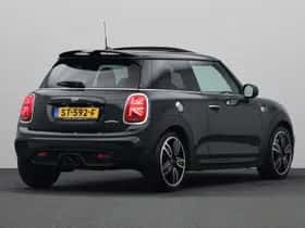 MINI Cooper (2018) thumbnail 2