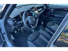 MINI Cooper (2021) thumbnail 6