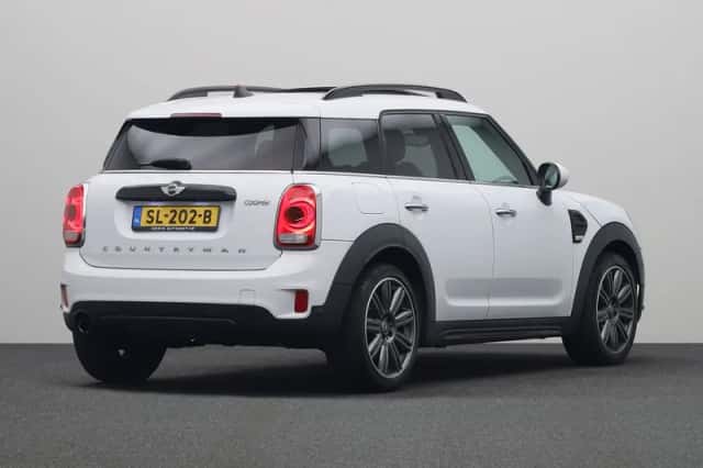 MINI Countryman (2018) thumbnail 2