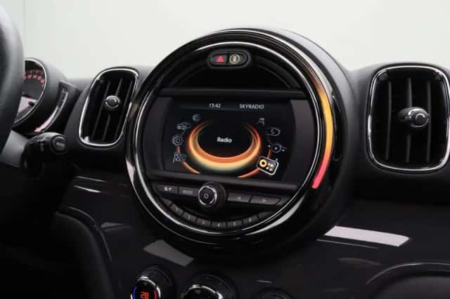 MINI Countryman (2018) thumbnail 19