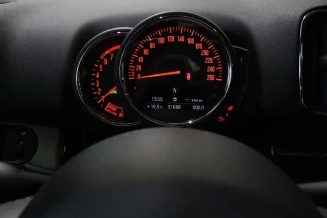 MINI Countryman (2018) thumbnail 3