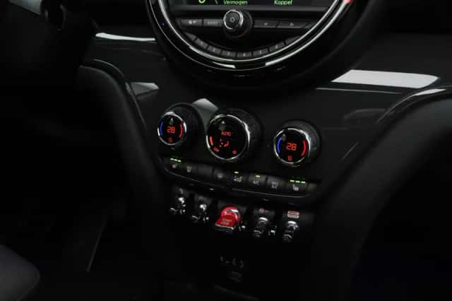 MINI Countryman (2018) thumbnail 21