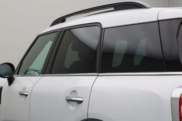 MINI Countryman (2018) thumbnail 4