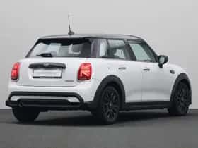 MINI Cooper (2023) thumbnail 2