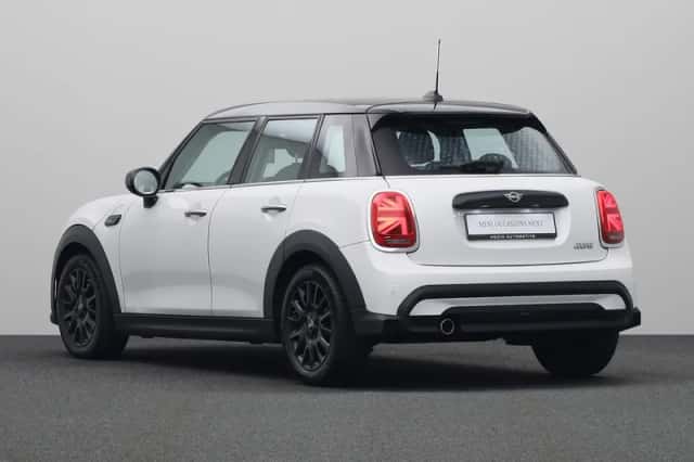 MINI Cooper (2023) thumbnail 13