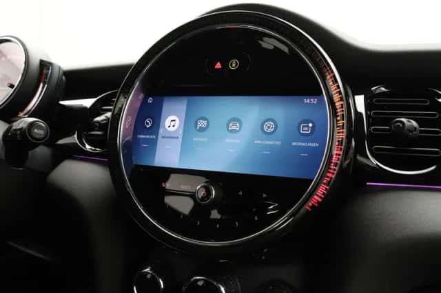 MINI Cooper (2023) thumbnail 18