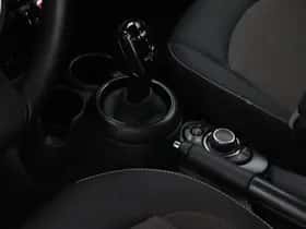 MINI Cooper (2023) thumbnail 8