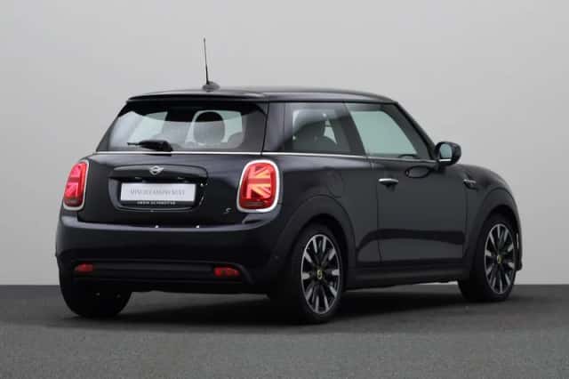 MINI Electric (2022) thumbnail 2
