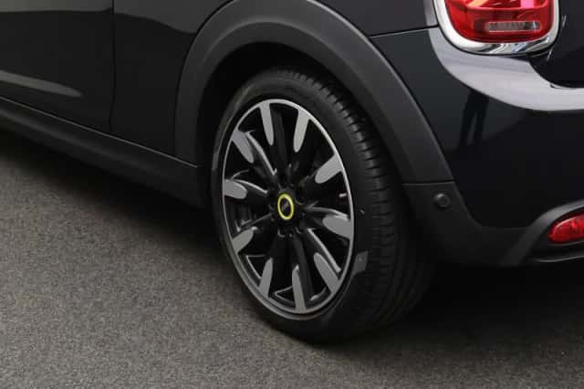 MINI Electric (2022) thumbnail 5