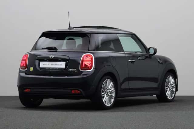 MINI Electric (2022) thumbnail 2