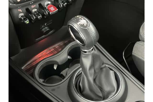 MINI Countryman (2018) thumbnail 16