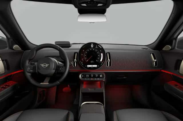 MINI Countryman (2025) thumbnail 2