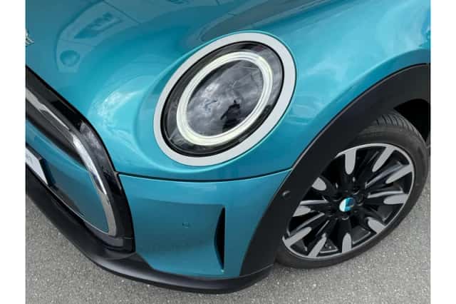 MINI Cooper (2023) thumbnail 4